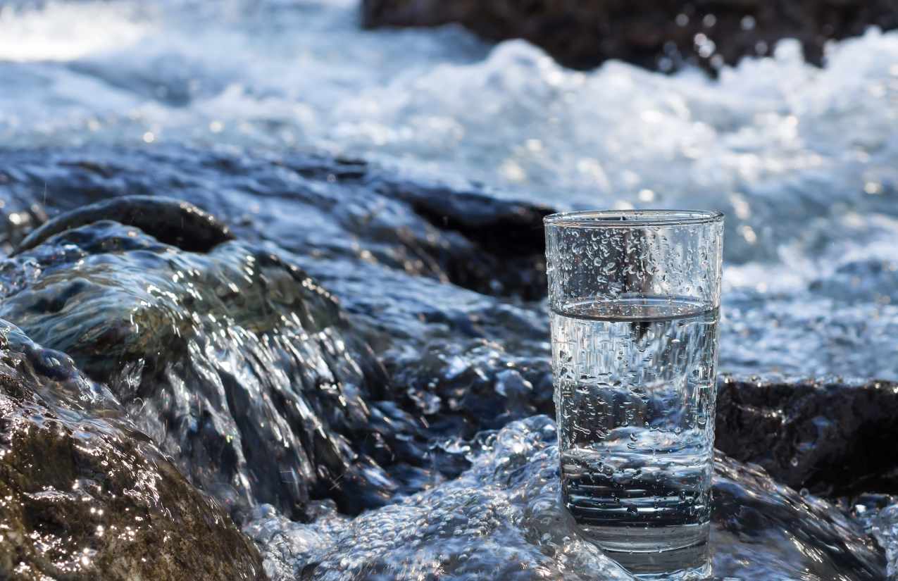 Was Versteht Man Unter Quellwasser Alles Wissenswerte Vitalhelden De